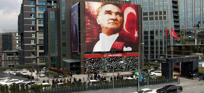 CHP İstanbul İl Başkanlığı binasını kapatma kararı aldı