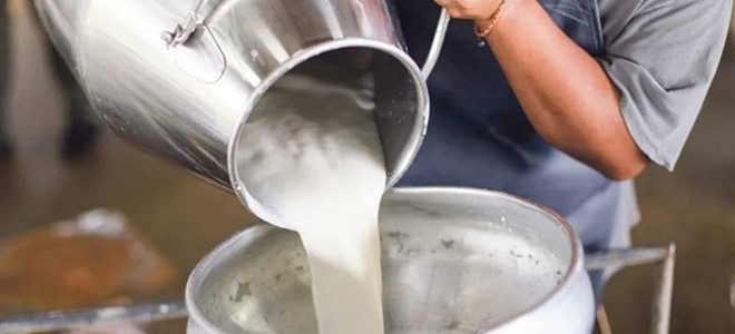 Çiğ süte zam geldi: Zam raflara da yansıtıldı