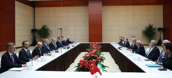 Çin’de diplomasi rüzgarı: Erdoğan, Pezeşkiyan ile bir araya geldi