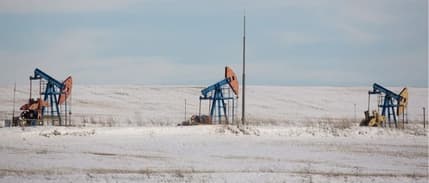 Çin'in talep endişeleri nedeniyle yatırımcılar kâr ederken petrol fiyatları düşüyor