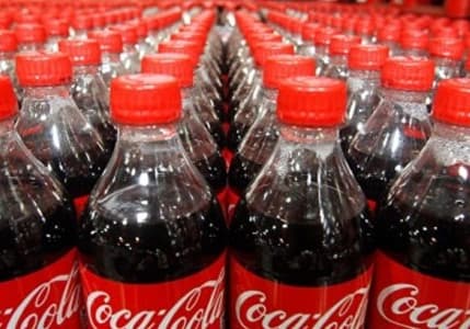 Coca Cola uyardı: Trump’ın politikaları plastik şişe kullanımını artırabilir