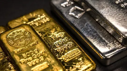 Commerzbank'tan yıl sonuna yönelik altın ve gümüş tahmini