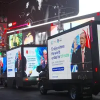Cumhurbaşkanı Erdoğan'ın mesajları Times Meydanı'nda