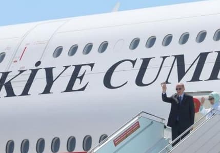 Cumhurbaşkanı Erdoğan, Körfez turunun son durağı olan BAE'ye gitti