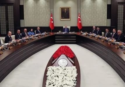 Cumhurbaşkanlığı Kabinesi bugün toplanıyor: Emekli maaşları ve vergisiz telefon gündemde