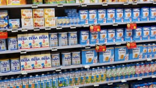 Danone, bazı bebek mamalarını raflardan çekiyor