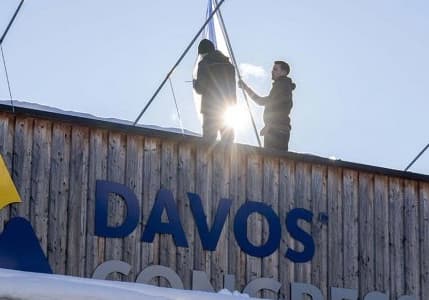 Davos'ta başekonomistler bu yıl küresel ekonominin zayıflayacağını öngördü