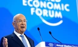 Davos’un kurucusu istifa etti