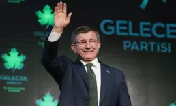 Davutoğlu siyaseti bıraktı: Gelecek Partisi feshedildi