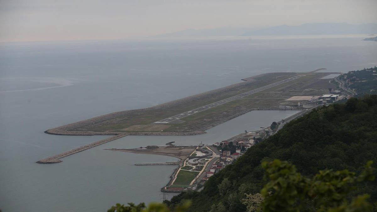 Deniz üzerine inşa edilecek üçüncü havalimanı için geri sayım başladı