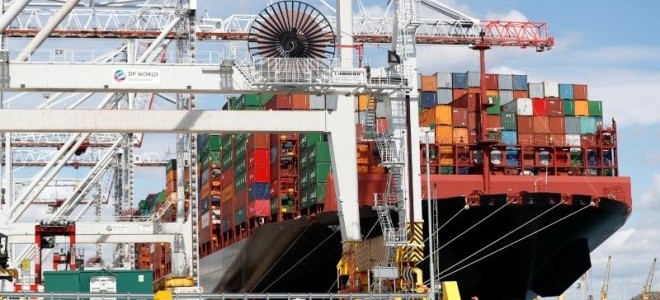 Dış ticaret açığı Şubat’ta azaldı