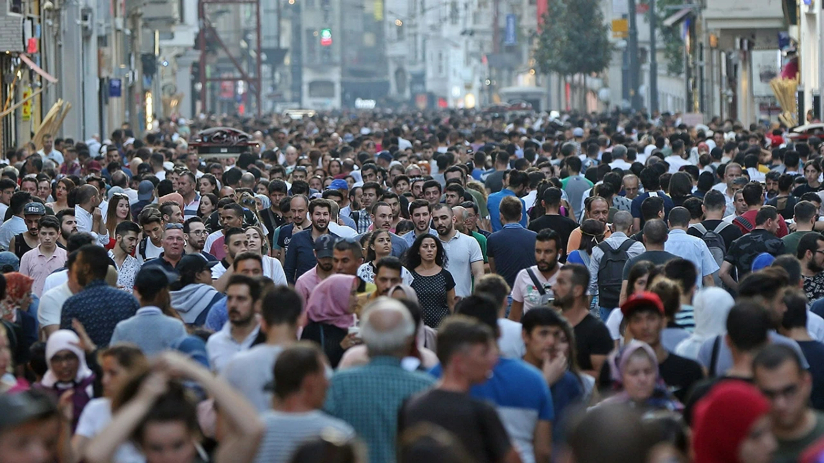DİSK-AR: 5,5 milyon kişi çalışmak istemesine rağmen iş bulamıyor