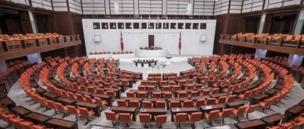 Doğum izni süresini uzatacak teklif Meclis'e sunuldu