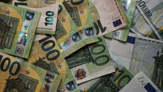 Dolar düşüyor, euro yükseliyor