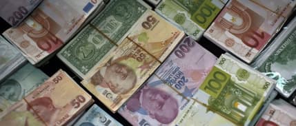 Dolar, Euro, Sterlin 