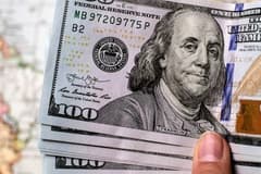 Dolar ilk kez 45 liranın üzerine çıktı