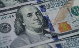 Dolar/TL aşağı yönlü seyrediyor