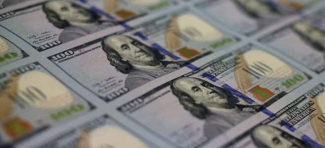 Dolar tüm zamanların rekor düzeyine yaklaştı