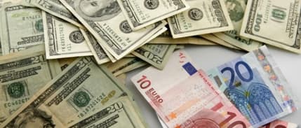 Dolar ve euro dalgalı seyrediyor