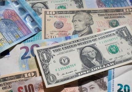 Dolar ve euro düşüşe geçti