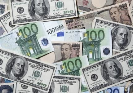 Dolar ve euro FED öncesi rekor tazeledi