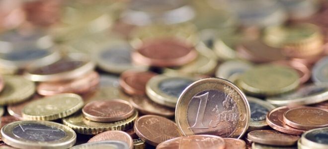 Dolar ve euro yukarı yönlü seyrediyor 