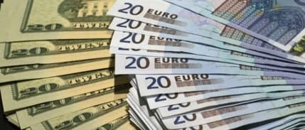 Dövizler erken işlemlerde yükseldi