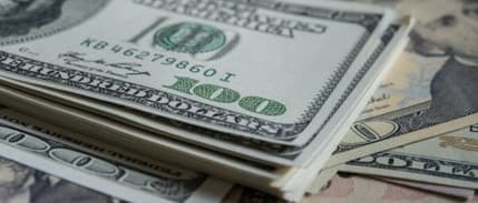 Dövizler haftaya düşüşle başladı