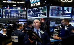 Dow Jones’da Düşüş 400 Puanı Buldu