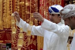 Dubai'de stok birikti: Tüccarlar altını elden çıkarmak için zararına satışa başladı