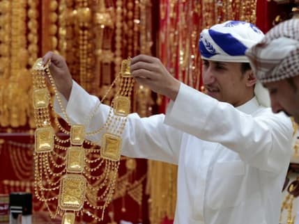 Dubai'de altın stoku birikti: Tüccarlar elden çıkarmak için zararına satışa başladı