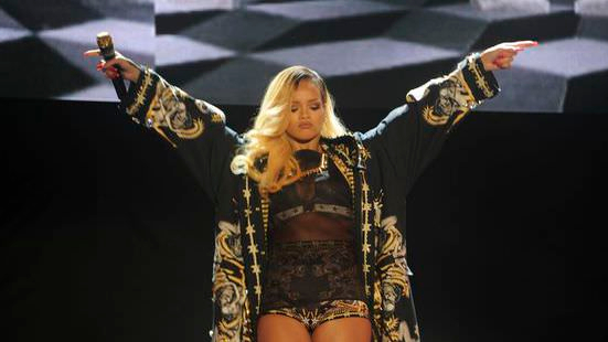 Dünyaca ünlü şarkıcı Rihanna'nın Türkiye'deki marka zaferi