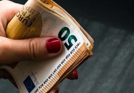 ECB/Lane: Eurodaki hareket enflasyonu etkilemez