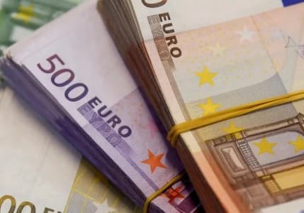 ECB'nin faiz kararı öncesinde euro yükseliş arayışında