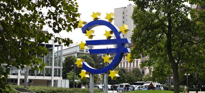 ECB tutanakları: Üyeler faiz indirimi için acele etmek istemiyor