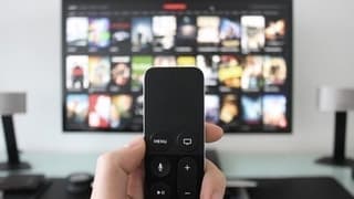 Ekonomi ekranları da vurdu: Kanallar, düşük bütçeli yılbaşı programlarına döndü