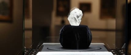 Rus elmas devi satışlarını durdurdu