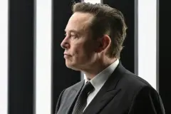 Elon Musk dünyanın ilk trilyoneri oldu