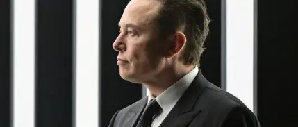 Elon Musk dünyanın ilk trilyoneri oldu