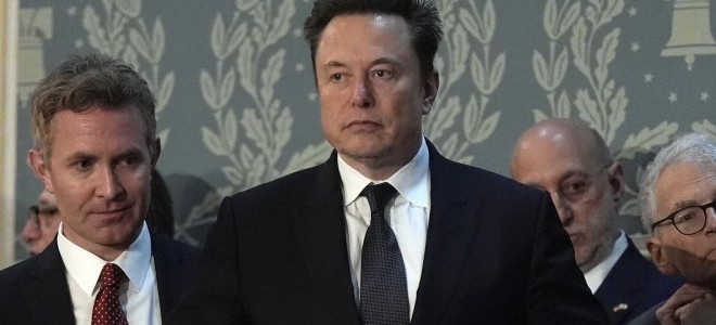 Elon Musk: Fed'in faizi en az 50 baz puan düşürmesine ihtiyaç var