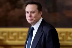 Elon Musk'ın trilyonerliği kısa sürdü