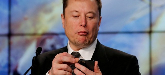 Elon Musk'tan Twitter'a 