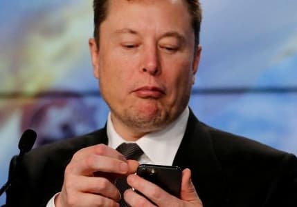 Elon Musk'tan Twitter'a "spam hesap" resti 