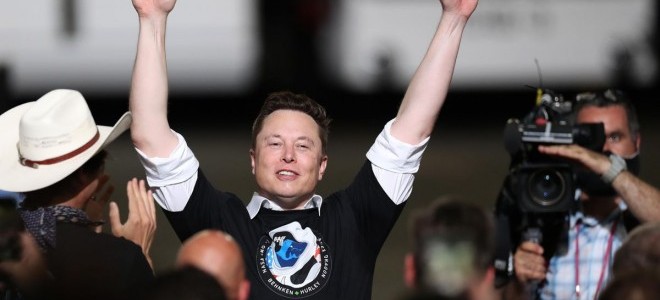 Elon Musk, Twitter’i satın alma anlaşmasının askıya alındığını bildirdi