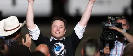 Elon Musk, Twitter’i satın alma anlaşmasının askıya alındığını bildirdi