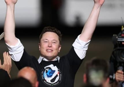 Elon Musk, Twitter’i satın alma anlaşmasının askıya alındığını bildirdi