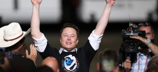 Elon Musk, Twitter'ın tamamını almayı teklif etti