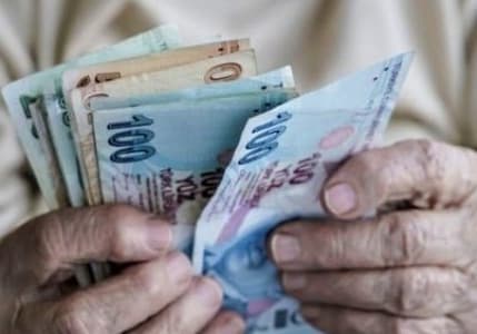 Emekli Akbank müşterileri, maaşları yatmadan iki gün önce alabilecek