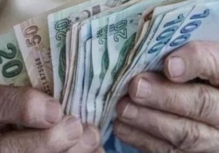 Emeklilerden kök aylıklara yönelik çağrı