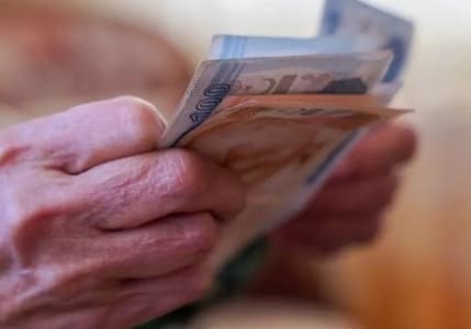 Emeklilere sunulan 5 bin TL'lik ek ödemeye tepki: "Kalıcı bir iyileştirmeye ihtiyaç var"